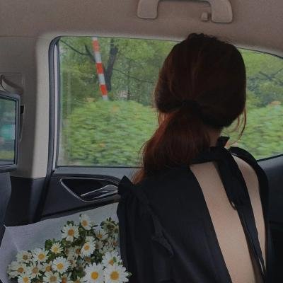 圈内顶流离婚传闻疯传，服务器被挤瘫痪，深夜持续发酵